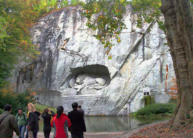 徐维丨世上最悲伤感人的石雕