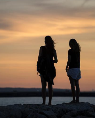 何美鸿丨走散的闺蜜