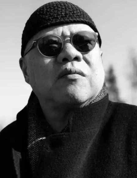 孙建国丨于坚的圣诞树
