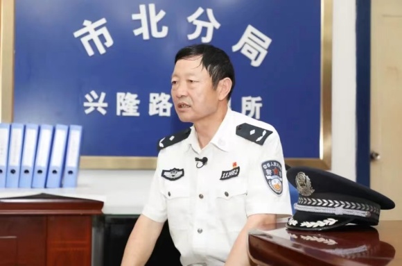 曹恒灏丨片警马怀龙