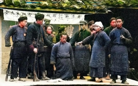 白玉兰丨凳子