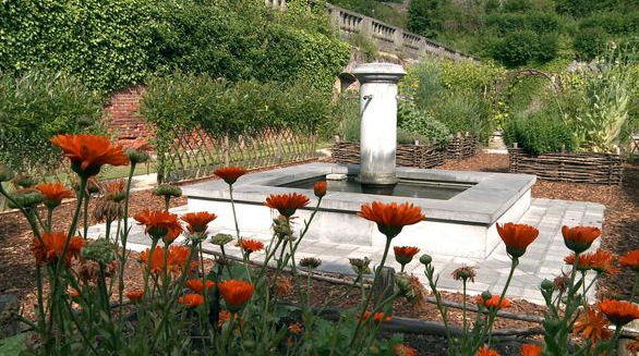 点击查看原图 2维莱尔©修道院花园.png