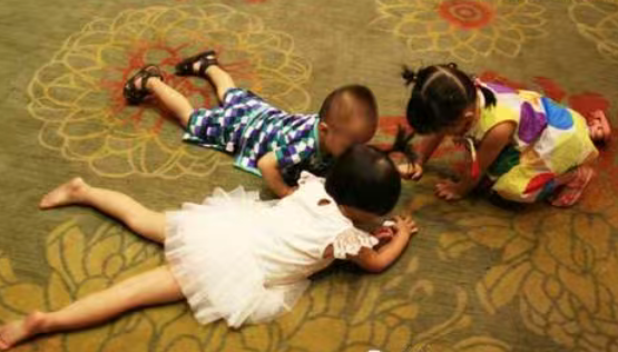 何美鸿丨建华表弟