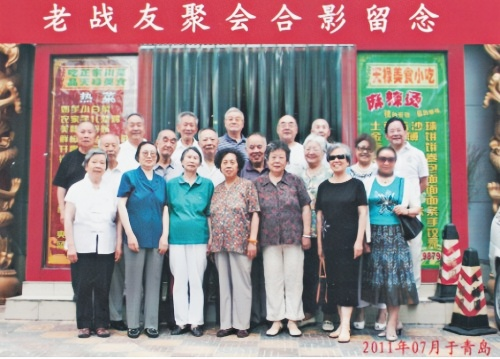 点击查看原图 战友合影2011.png