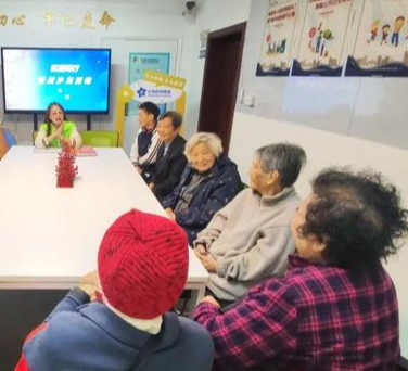 赵守高丨老人节，我参加了一个“草根文学沙龙”