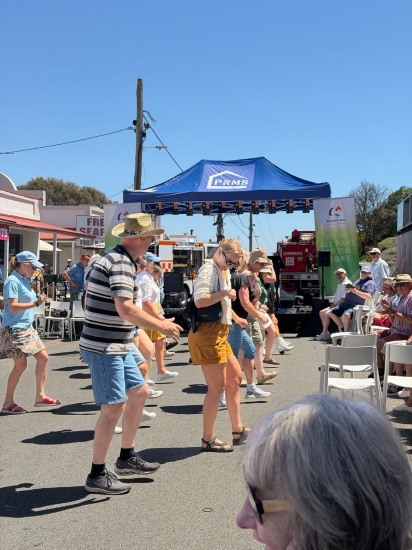 姚婉如丨两片海岸之间：从青岛“洗海澡”，到墨尔本度假