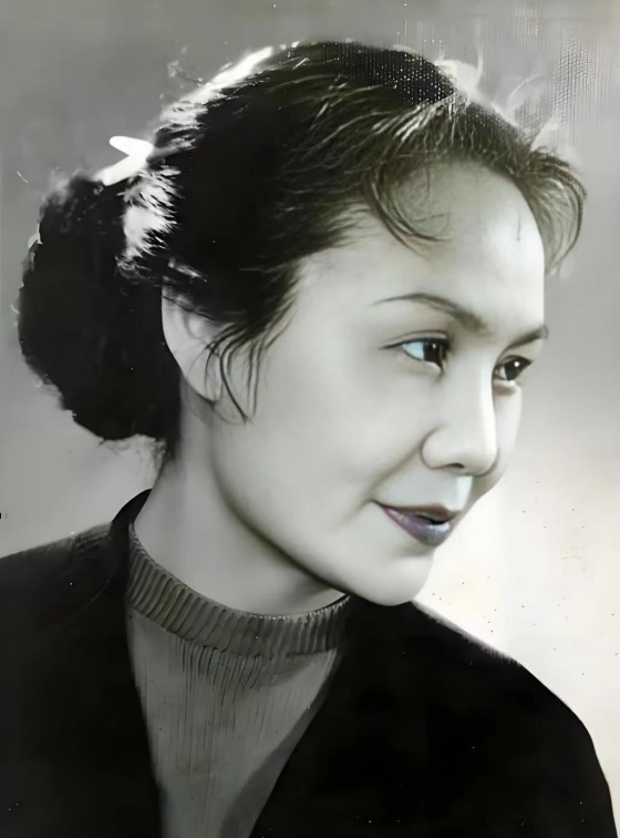 张宣丨七绝·民国二十位女明星回望（之十·白杨）