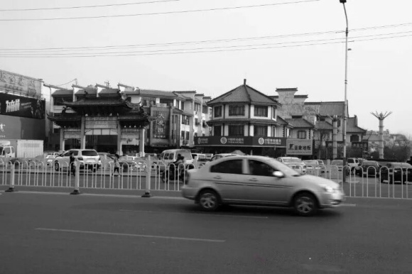 点击查看原图 14位于苏州街的大观园商务酒店.jpg