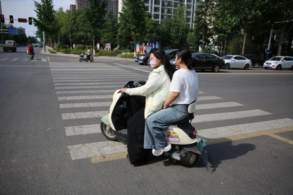 点击查看原图 6转弯相遇而你不知——撞见凤城优选超市开业.jpg