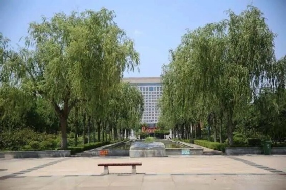 点击查看原图 12 “嘉源广场”刻石.jpg