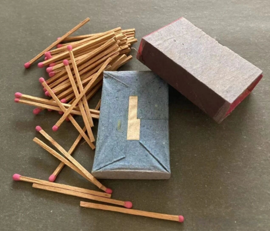 点击查看原图 一盒火柴 一枚火花4.png